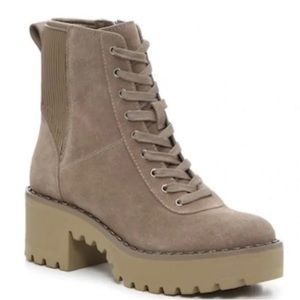 Vince Camuto Mabrela Combat boot. Size 9.5 Tan- Excellent Condition
